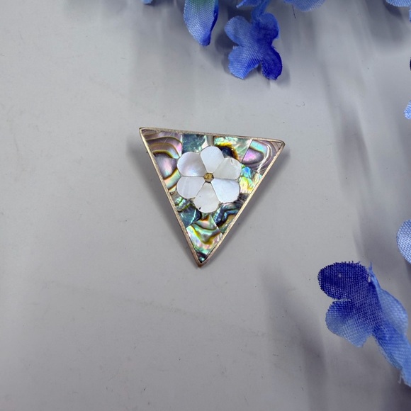 Vintage 925 Sterling Silver Triangle Floral Abalone Brooch - Picture 2 of 5